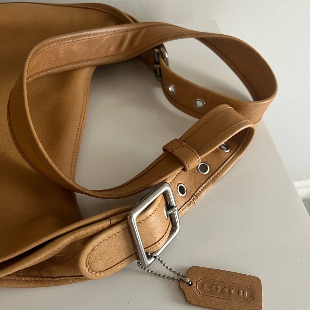 Coach Tan Leather Shoulder Bag with Silver Hardware 9718 - Picture 3 of 6